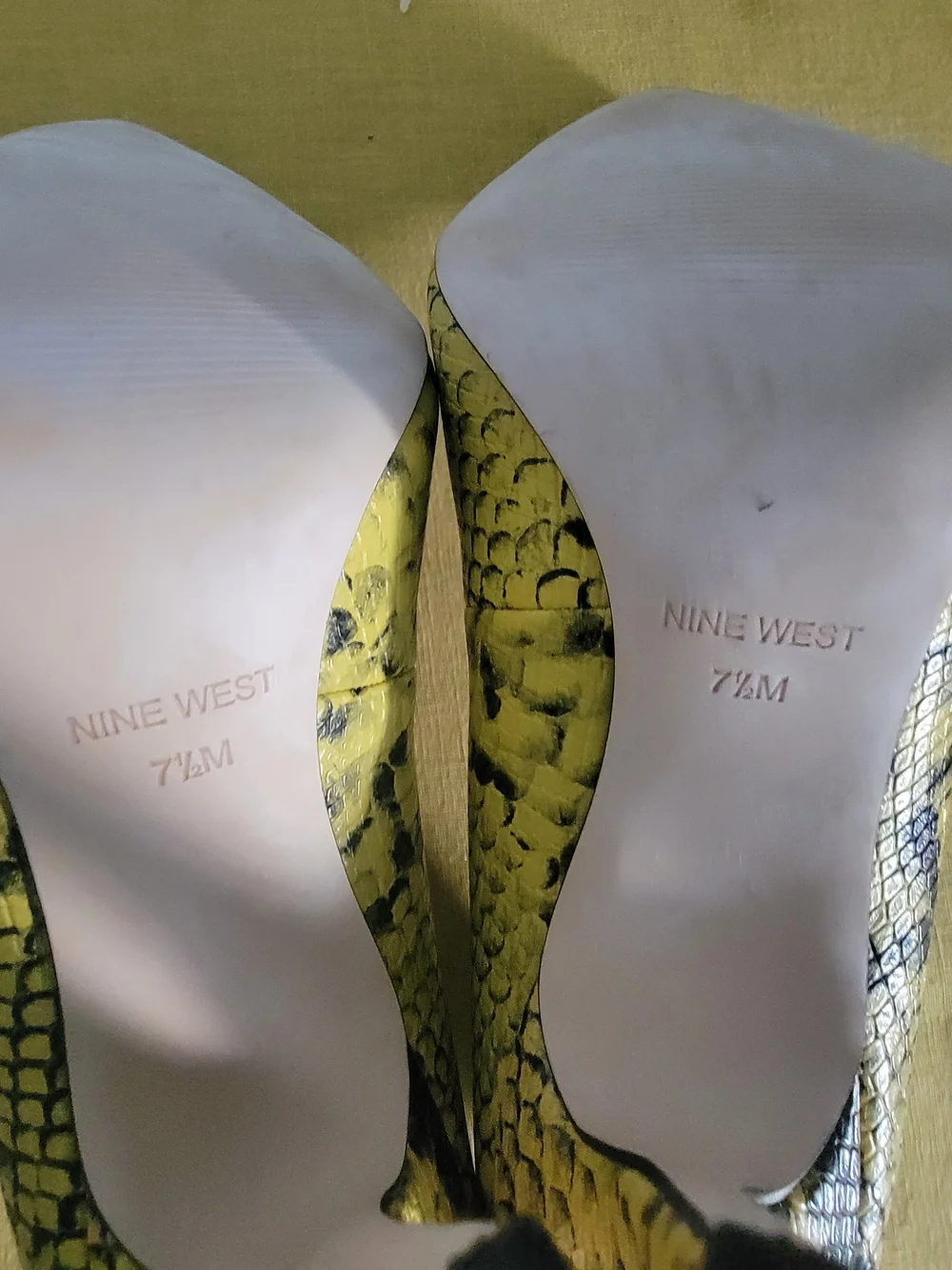 Nine West Yellow Snake-Print Pumps Size 7.5